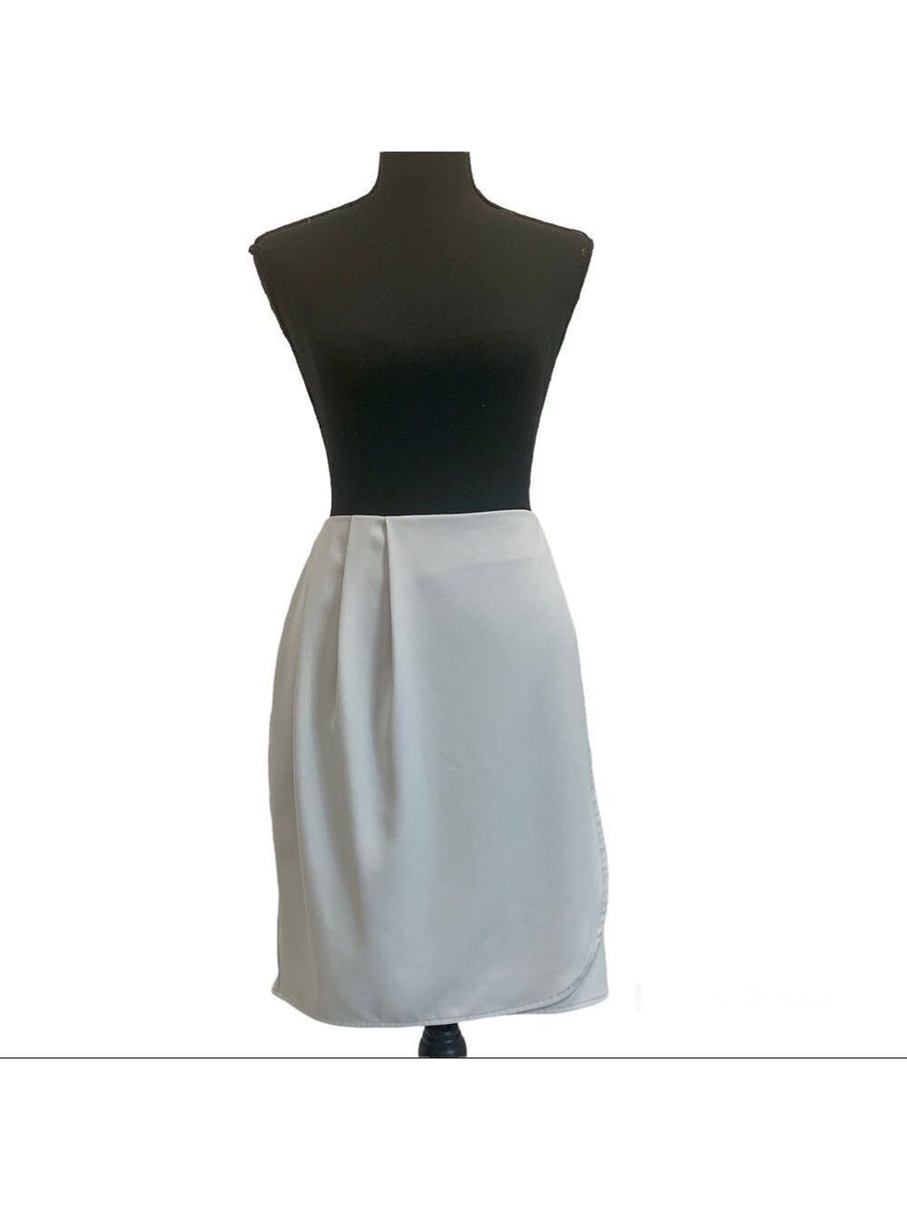 BANANA republic light gray pleated wrap front pencil skirt Sz 6 NWOT